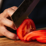 Cómo y cuándo preparar un semillero de tomate